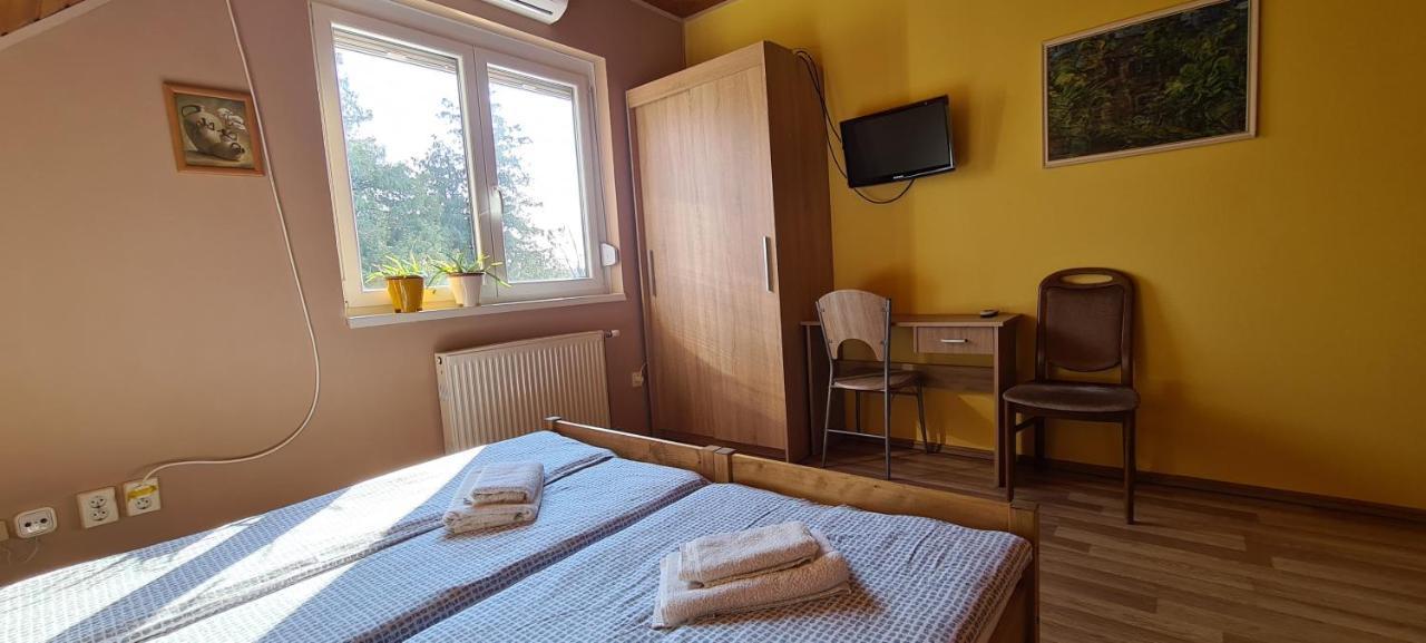 Hajas Família Kiadó Szobák Balatonmáriafürdő Exterior foto